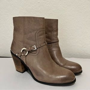 Vince Camuto Gregger Brown Ankle Boots Womens Size 9